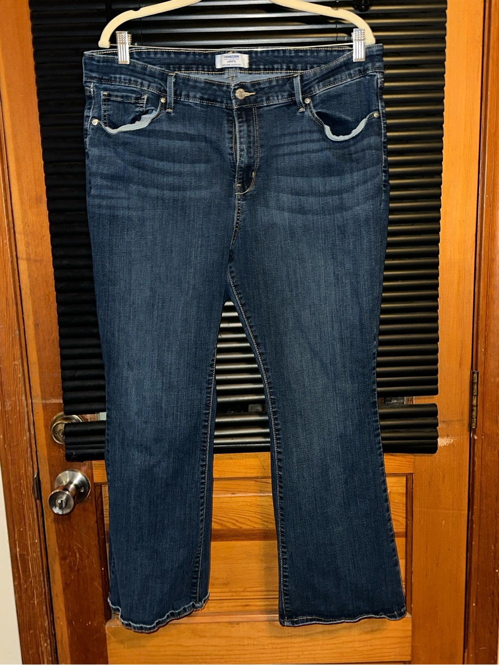 18 SHORT Denizen by Levi’s midrise bootcut denim jeans.